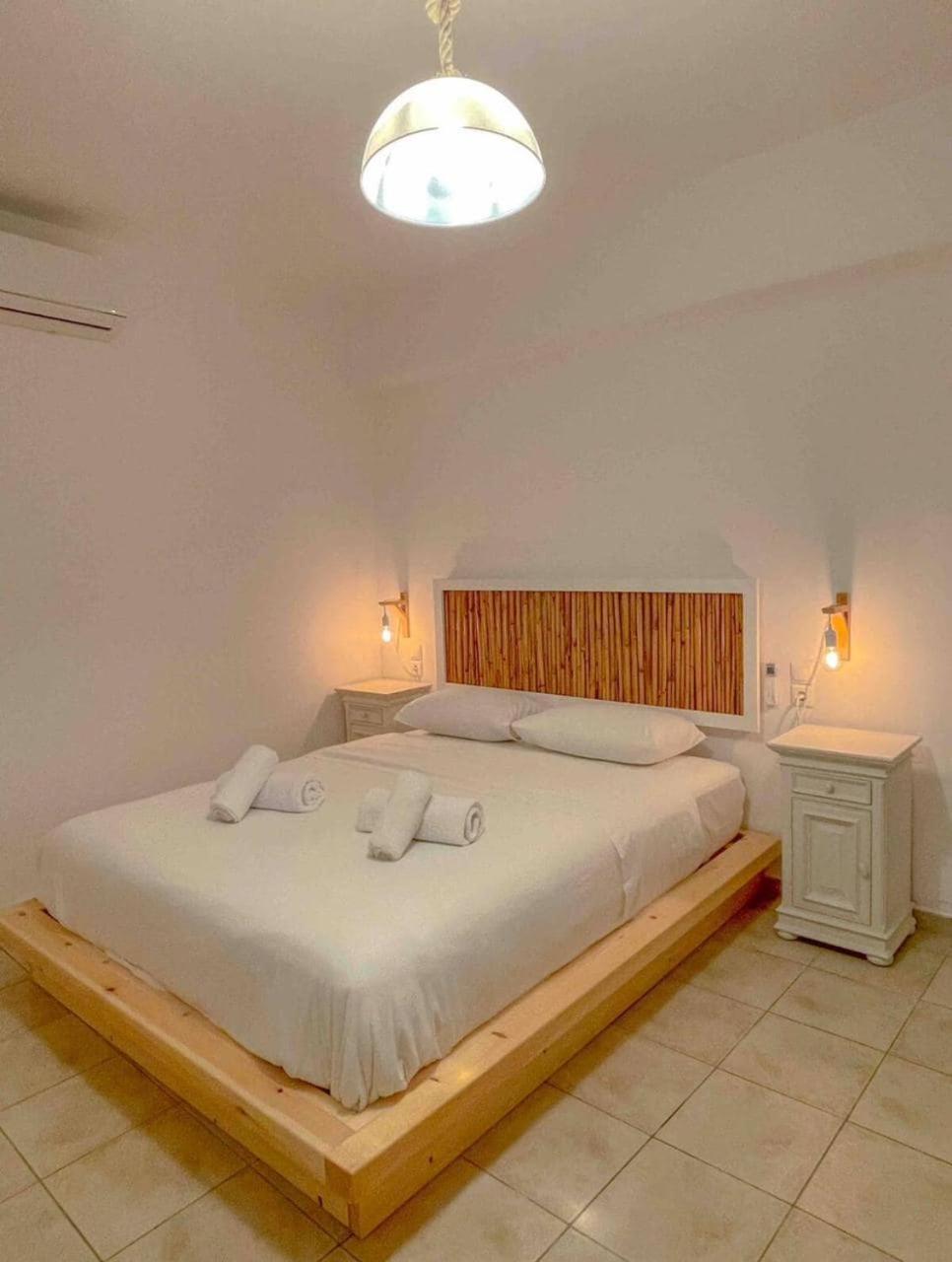 Francis Pousada Panormos (Mykonos)
